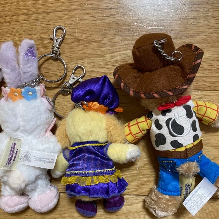 ダッフィー　ステラルー　クッキーアン　ジェラトーニ　ぬいぐるみバッヂ　ディズニー