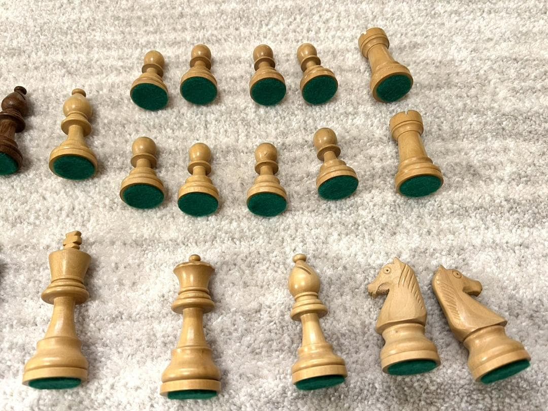 ドイツ製 手作り 木製 折畳み ドイツのアンティーク店で購入♪ チェス盤　 美品