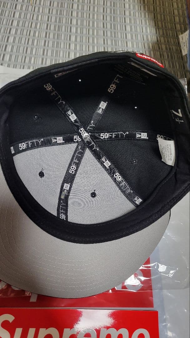 Supreme×ニューエラ ゴールドクロス Sロゴ ブラック 4/1