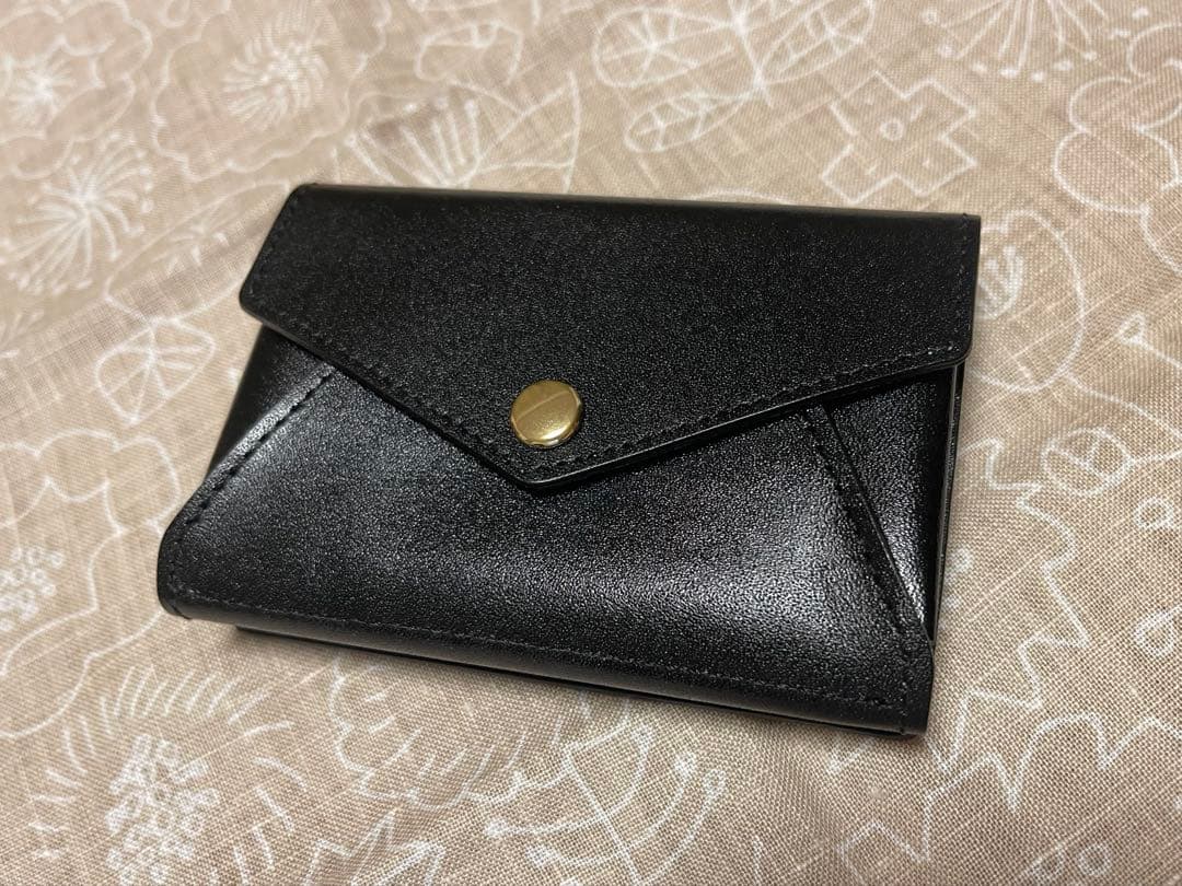 手のひらサイズの本革財布　KURASHI&Trips PUBLISHING