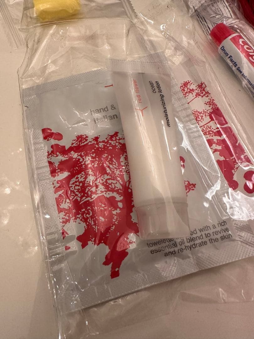 アメリカン航空ビジネスクラス用アメニティセット