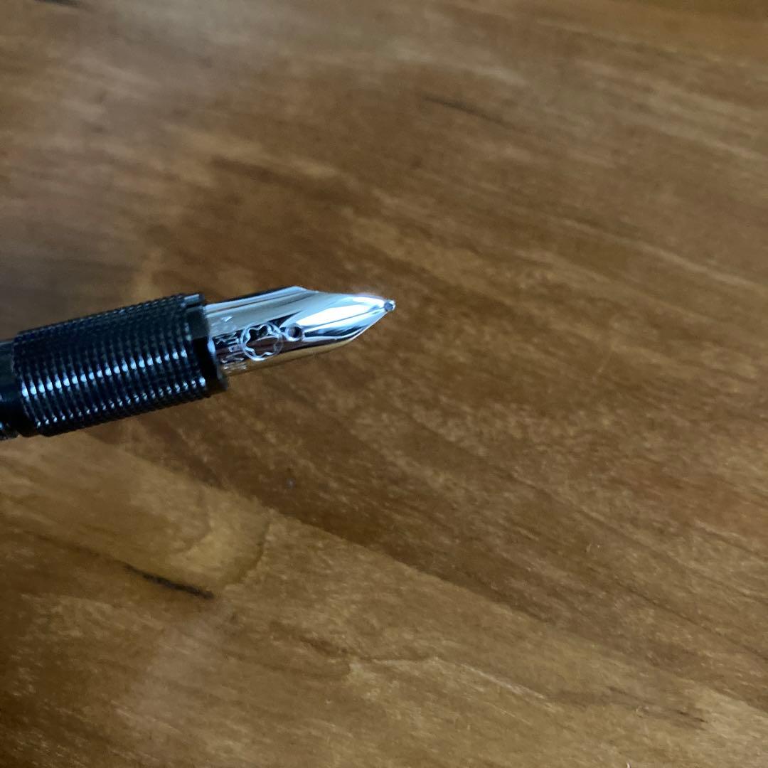 MONTBLANC 万年筆スターウォーカー黒・銀色ペン先F細字「自分へのご褒美」