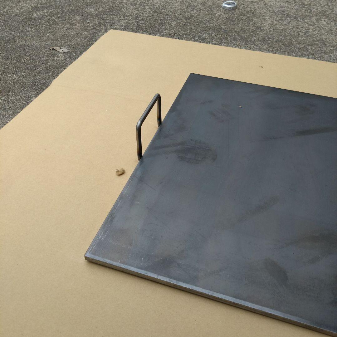 鉄板　持ち手付き　６００mm✕４５０mm　キャンプ　お好み焼きそば　学園文化祭