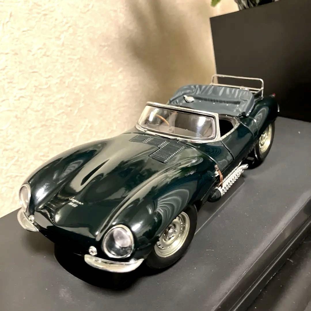 ジャガー Jaguar XK SS 1/18 STEVE MCQUEEN
