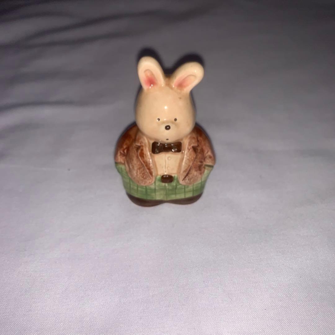 ウサギの陶器フィギュアセット
