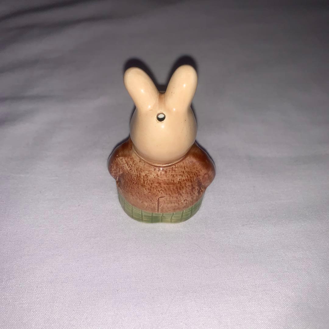 ウサギの陶器フィギュアセット