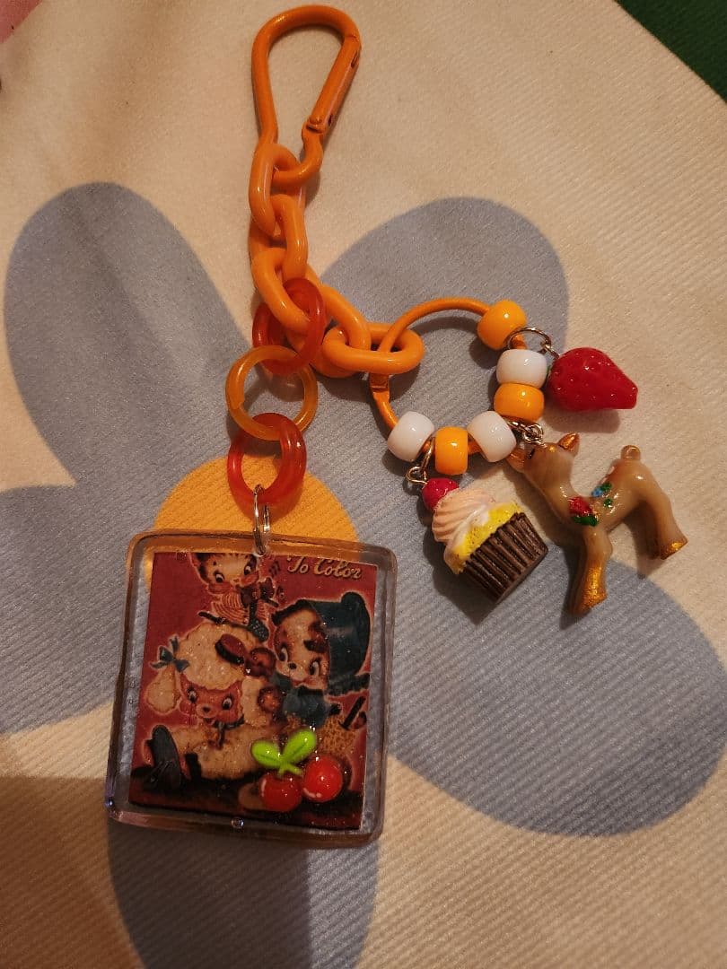 じゃらじゃらキーホルダー ジャラジャラ レジン