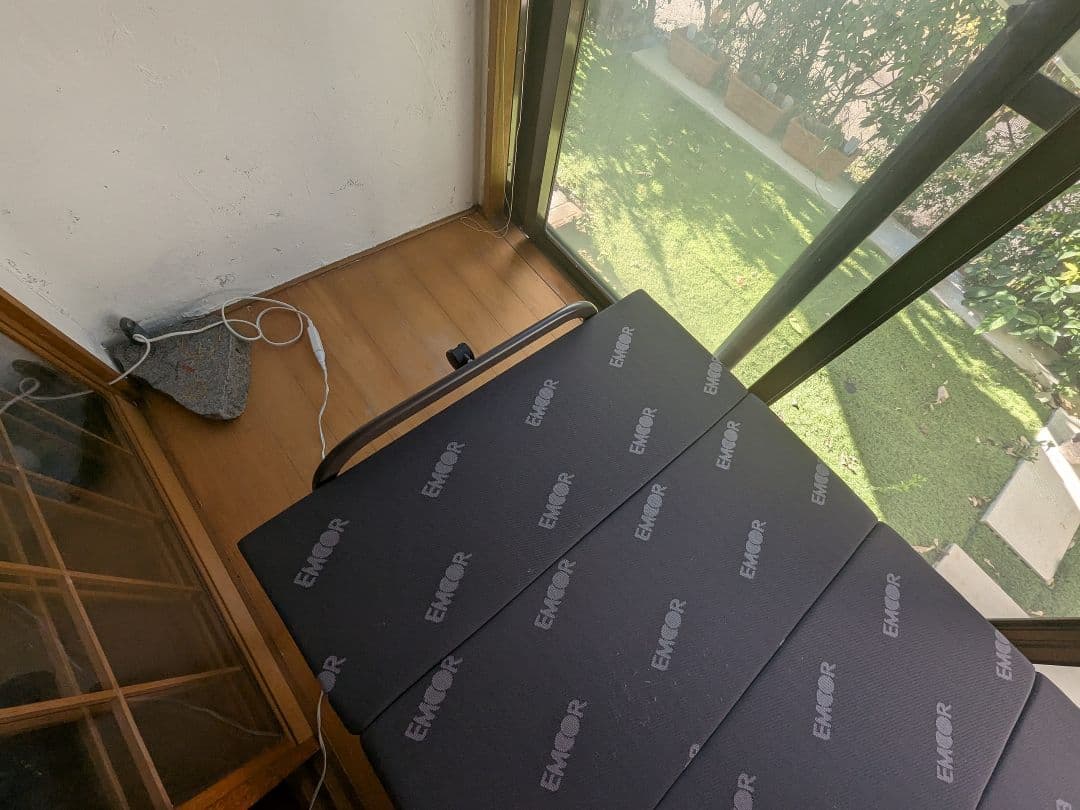 【送料込み】折りたたみベッド シングル EMOR 軽量 来客用 災害用