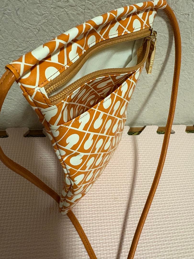 mitsurinさま　ゲラルディーニ☆ソフティ☆スマホポーチ☆斜めがけポシェット