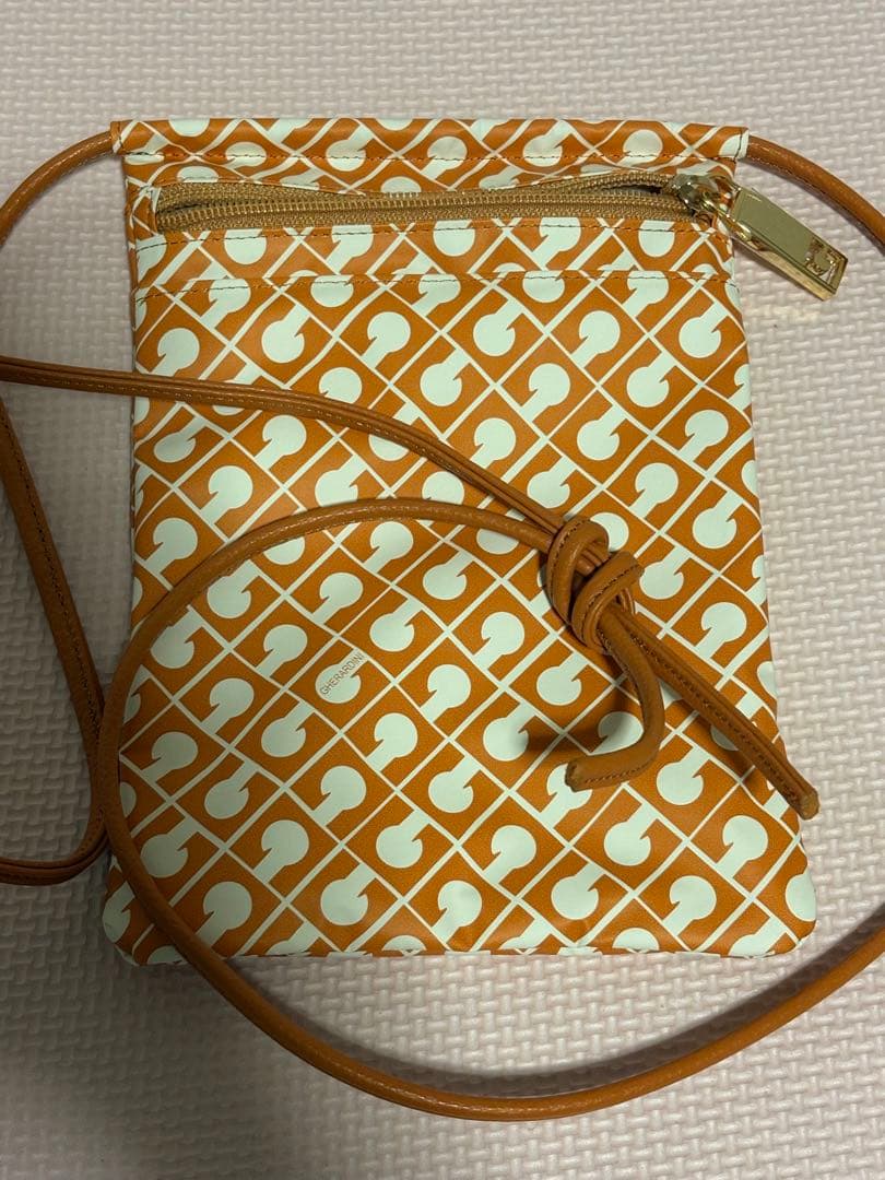 mitsurinさま　ゲラルディーニ☆ソフティ☆スマホポーチ☆斜めがけポシェット