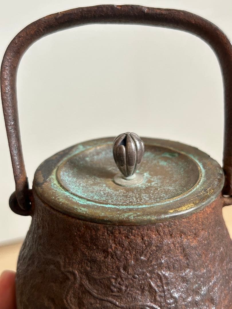 金寿堂造　麒麟文小豆鉄瓶　縦胴在銘煎茶道具容量500cc