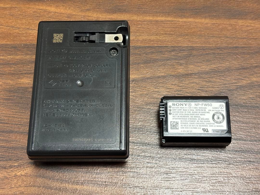 ソニー ミラーレス一眼カメラ α6100 +純正充電器・バッテリー