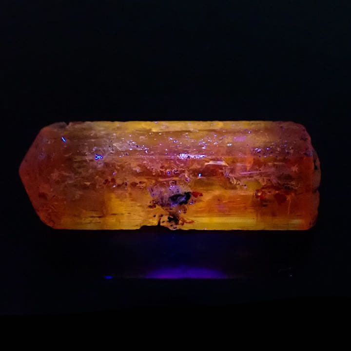 【ブラジル産】インペリアルトパーズ原石