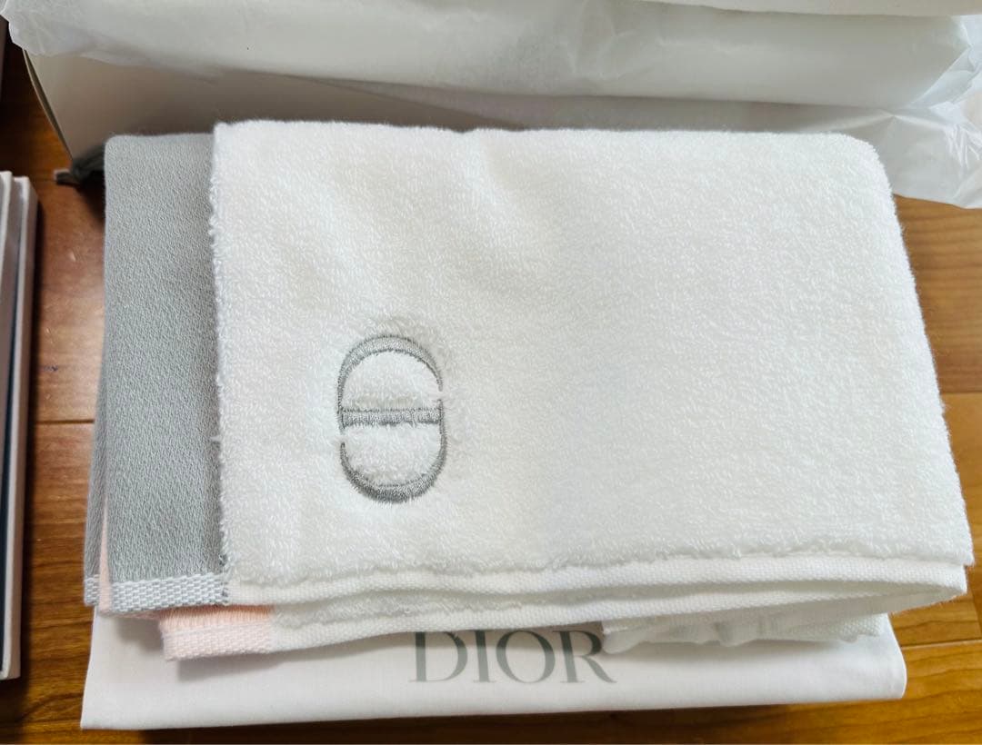 ディオール　Dior ノベルティ　おまとめ　タオル　シュシュなど　ギフト