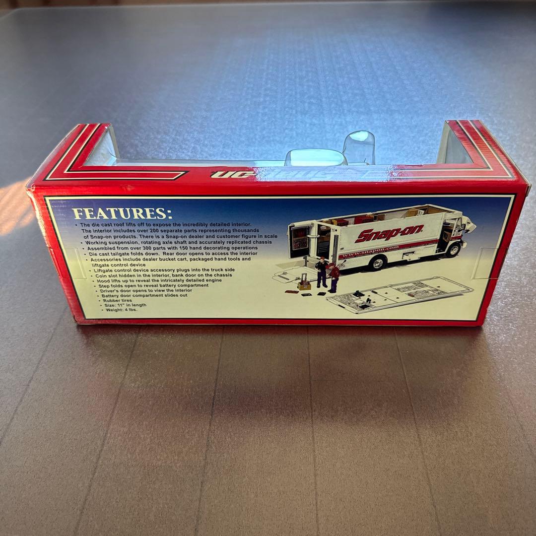 ミニカー Snap-on MT-55 Freightliner