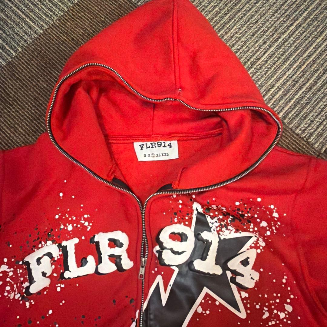 FLR 914 レッド フード付きパーカー