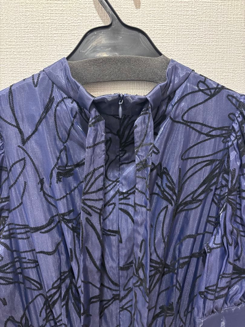 新品タグ付き　フロッキーデザインIラインドレス