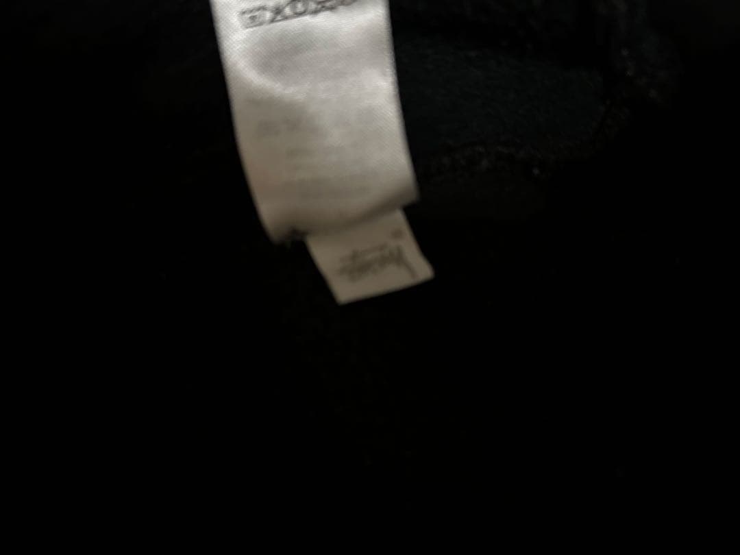 Stussy ブラック ジップパーカー