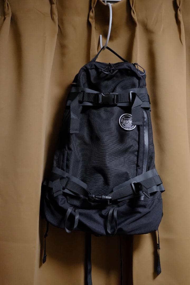 【美品】RAIN OR SHINE　バックパック１３L　ブラック　スノーボード用