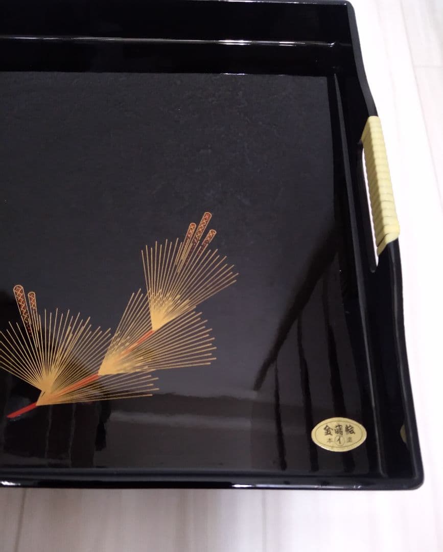 【新品】長手盆　黒　木製　漆塗り　若松（金蒔絵・盛絵）