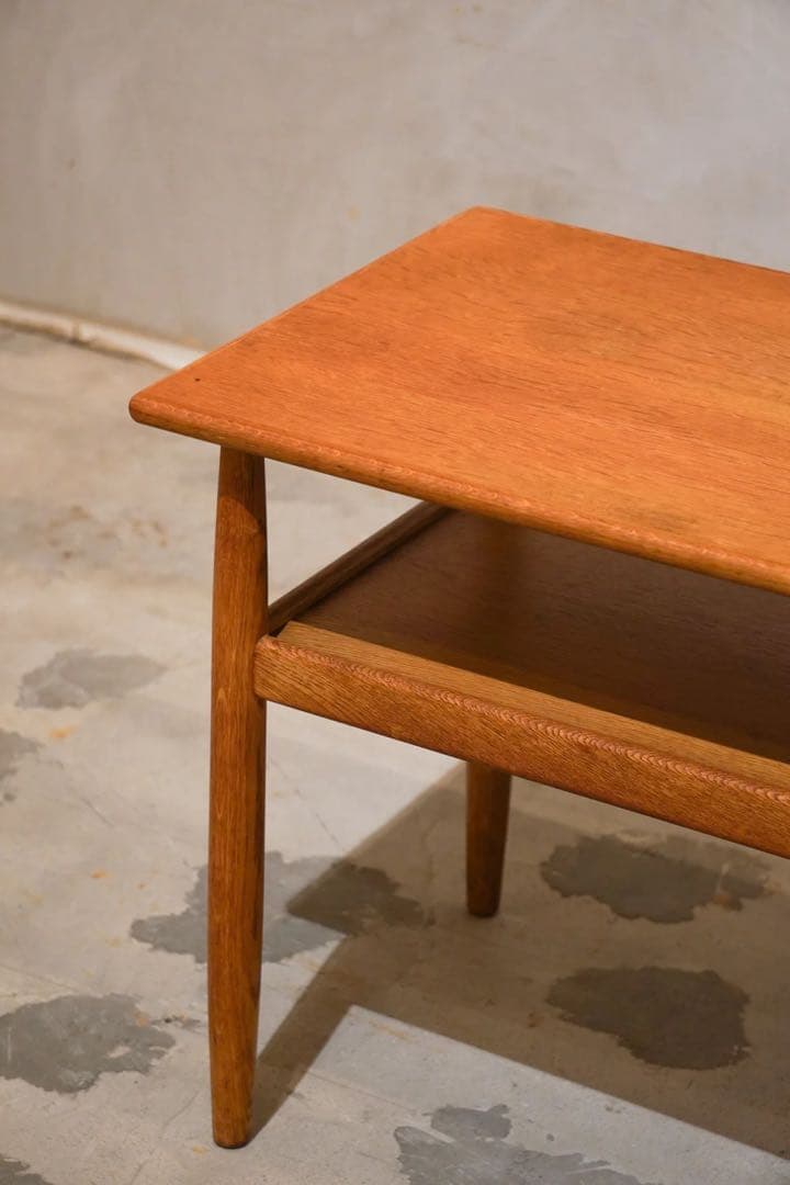 モブラー社製 北欧ヴィンテージ オークサイドテーブル アイヴァン・A・ヨハンソン