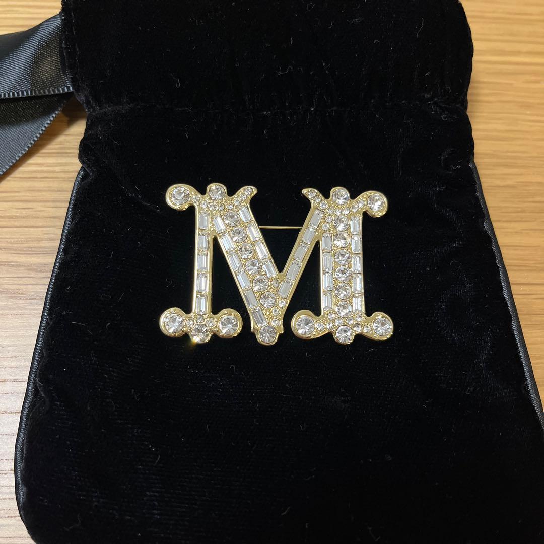 MaxMara ブローチ