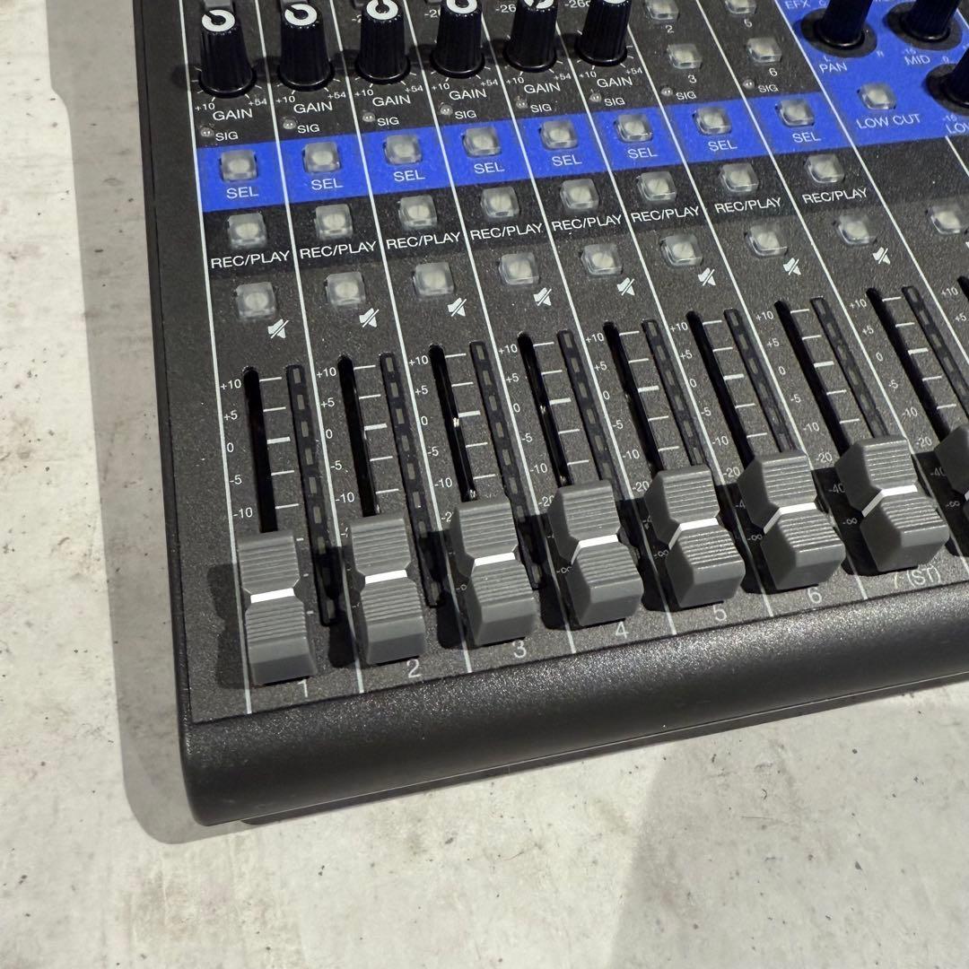 ZOOM LiveTrak L-8 デジタルミキサー 中古/箱付き