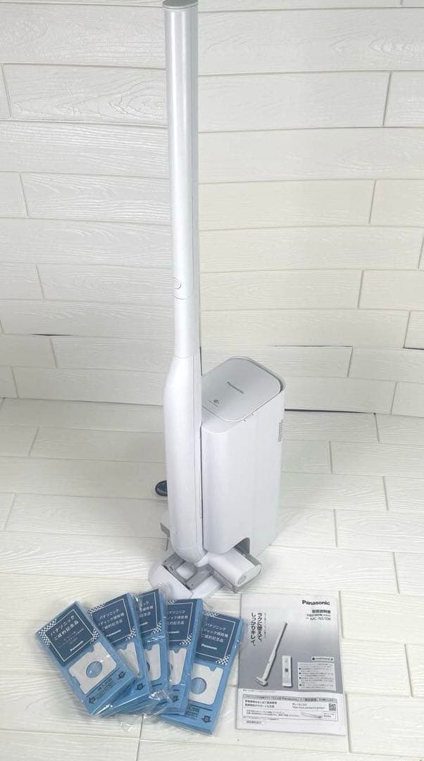 Panasonic 充電式掃除機 MC-NS10K 2023年製 紙パック付き