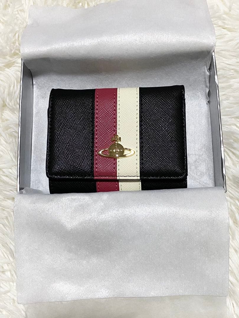 大人気⭐︎Vivienne Westwood 三つ折り財布