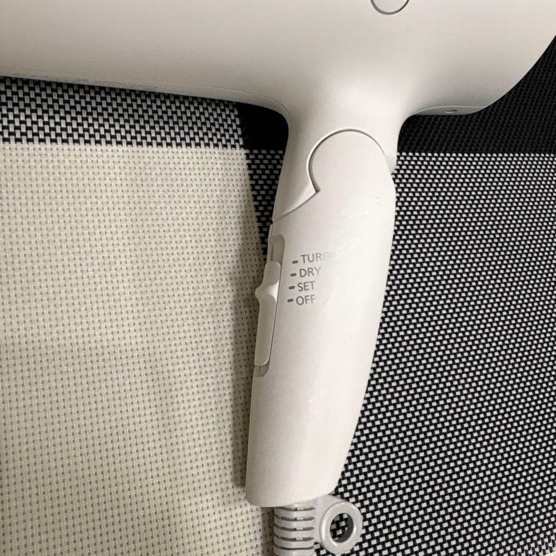 Panasonic　EH-NA0G-W　ウォームホワイト