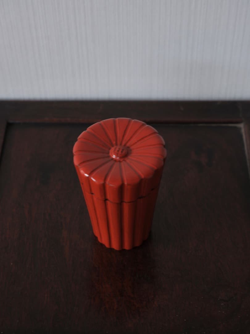 道場宗廣　菊割棗　 根来塗　茶入れ　茶器　漆工芸　共箱　茶道具　Q1993