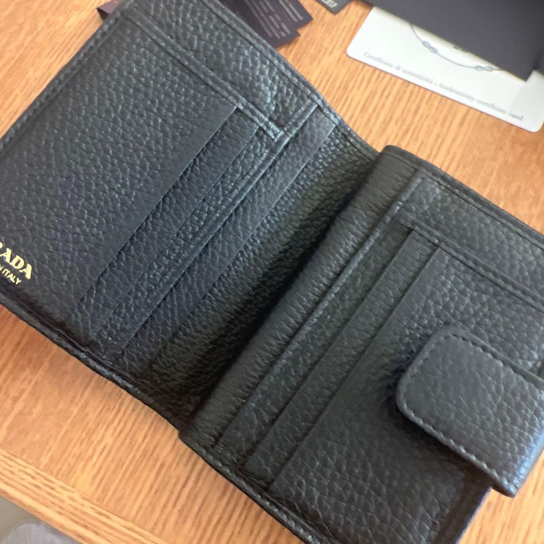 PRADA 二つ折り財布 ブラック