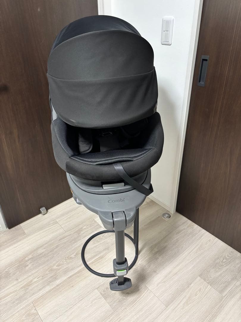 チャイルドシート　コンビ THE S plus ISOFIX エッグショックZD