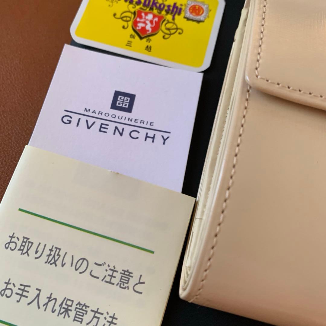 新品未使用　GIVENCHY ジバンシー 二つ折り財布　レザー財布　味岡製