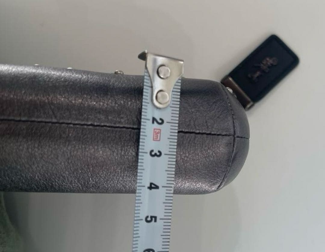 美品　COACH スタースタッズ付き　がま口　ケース