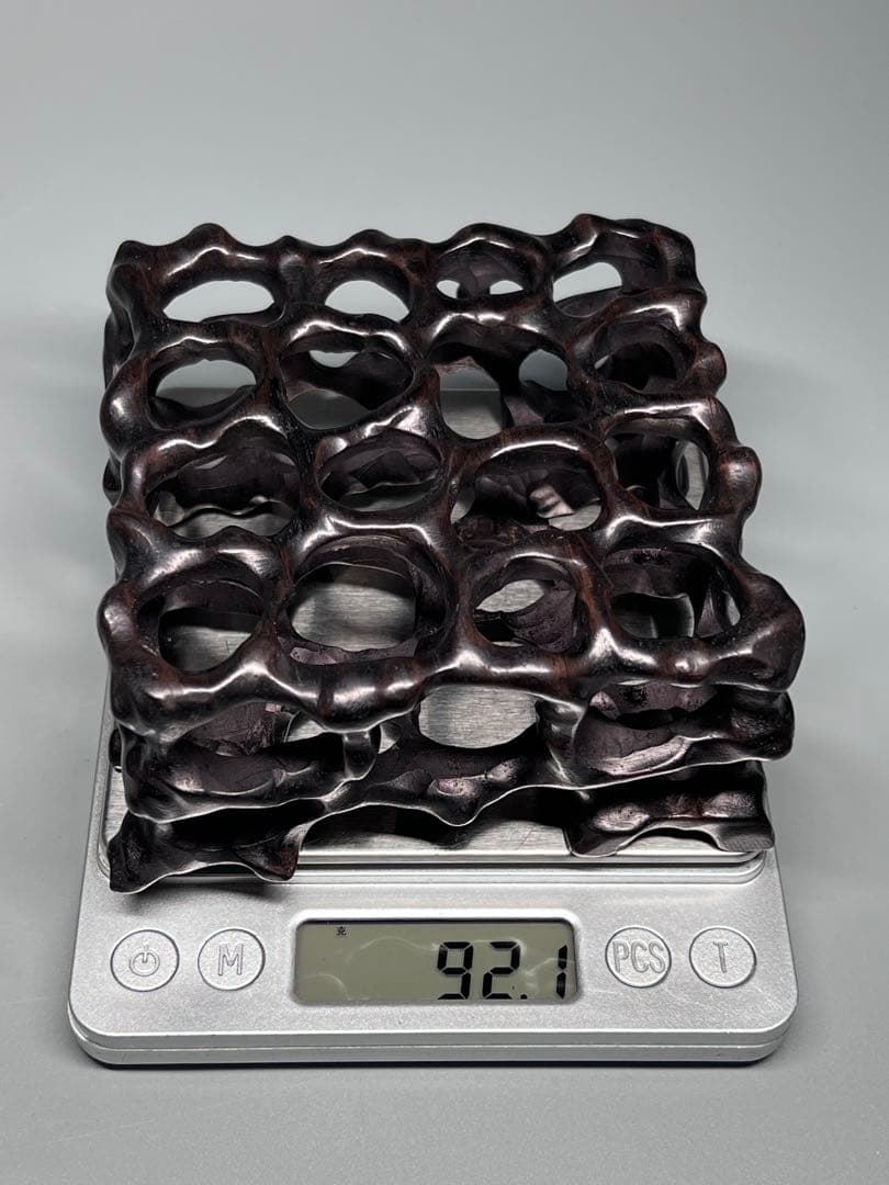 唐木　花台　透かし彫り　花瓶台　飾り物　置物台　盆栽台　華道具　細工彫　四角形