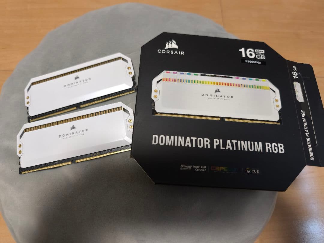 CORSAIR DOMINATORPLATINUM 8GB 3200MHz 2枚