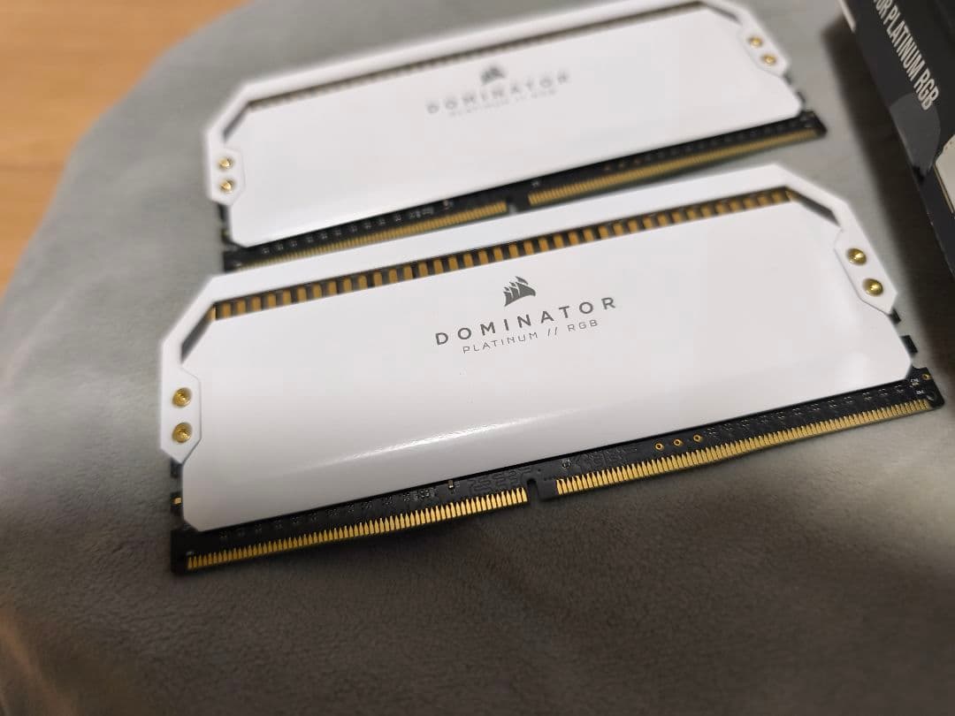 CORSAIR DOMINATORPLATINUM 8GB 3200MHz 2枚