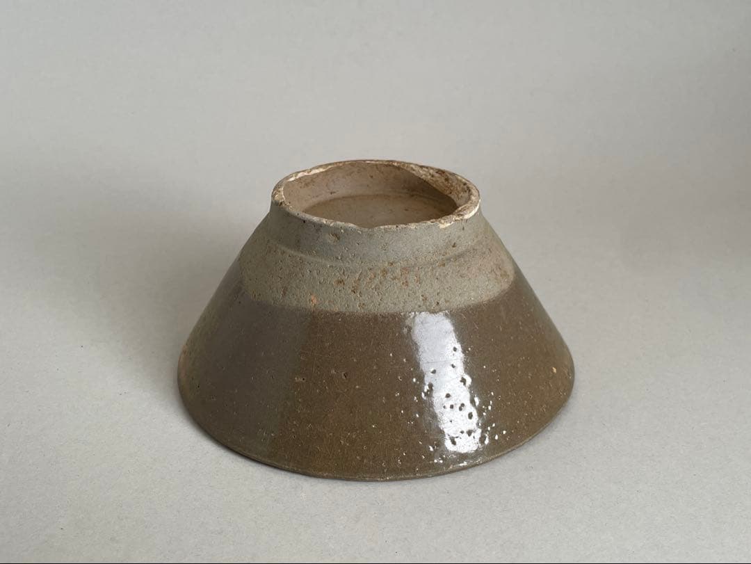 18世紀 壺屋焼 灰釉碗マカイ茶碗 琉球古陶 湧田焼 古我知焼 涌田 鉄釉 鉄絵