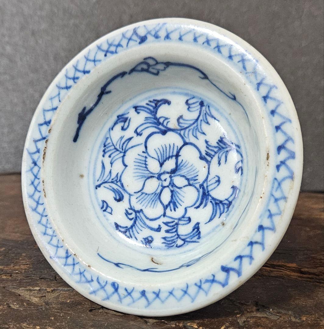 中国古美術　中国古陶磁器　中国古玩　明朝　明代　青華染付　古染付　花文　高付皿