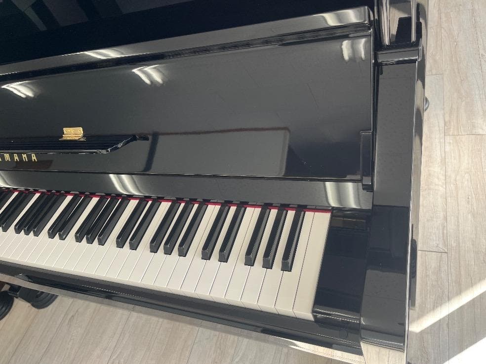★77300【アップライトピアノ】YAMAHA　YU3