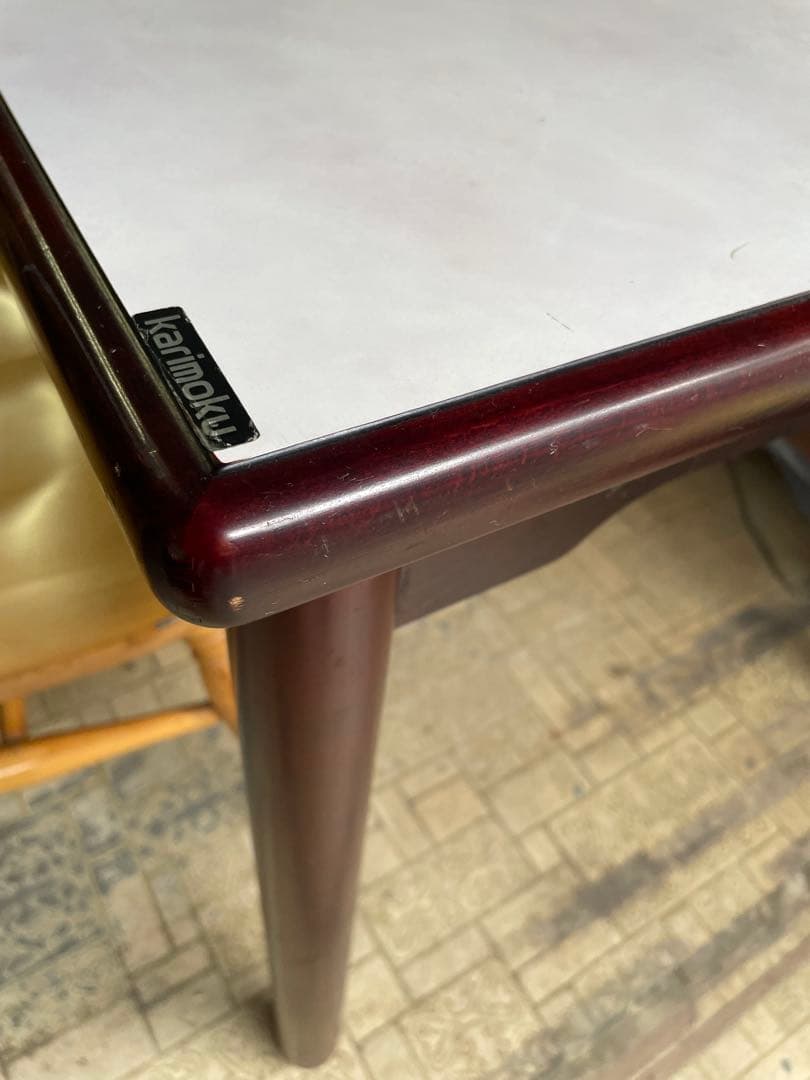 カリモク　ダイニングテーブル　ホワイト