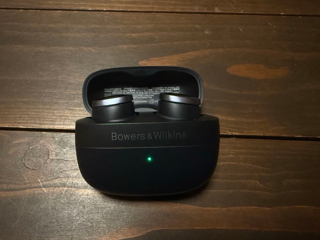 Bowers & Wilkins PI8 ワイヤレスイヤホン