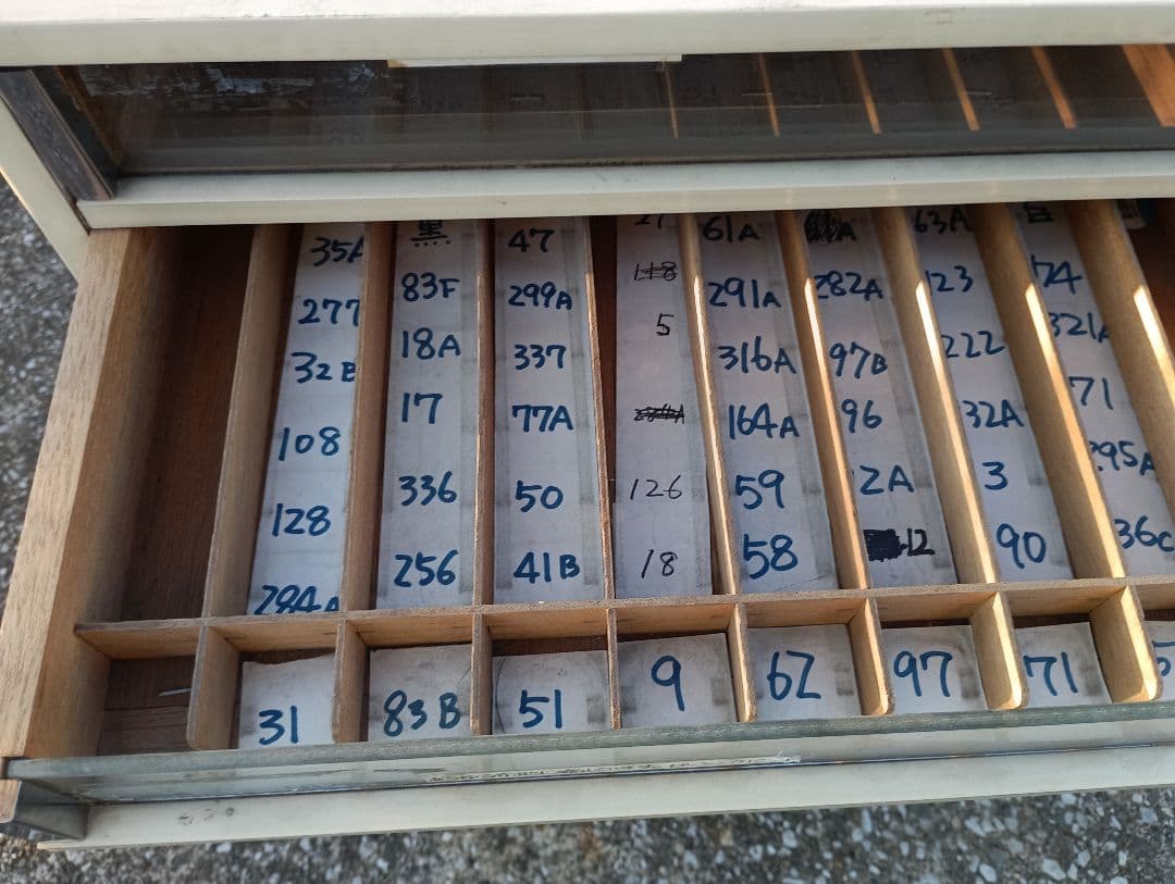 4254）糸販売木製ケース　　手芸 店舗什器 昭和レトロ