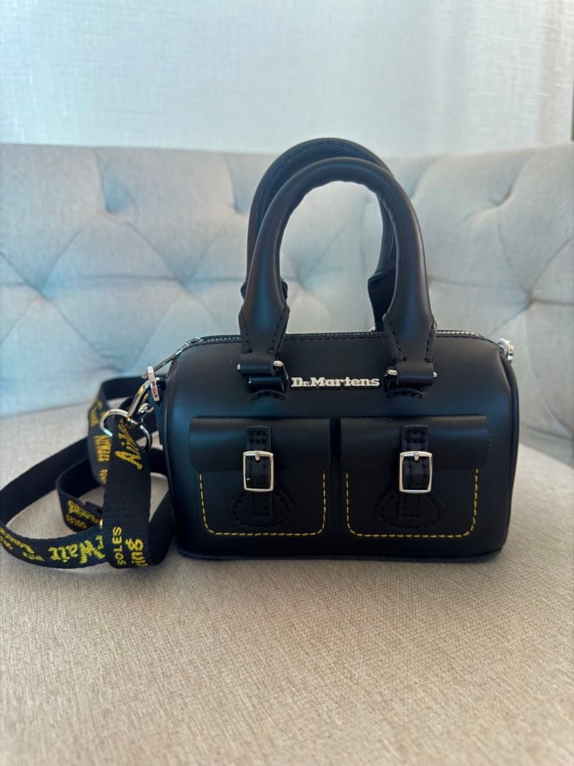 Dr. Martens ミニトップハンドルバッグ
