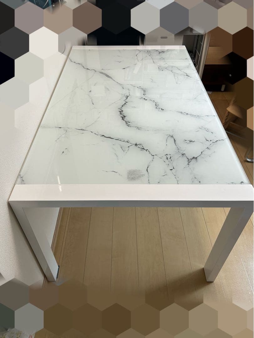 ＊最終値下げ＊美品＊ニトリ　伸縮式　大理石柄　ホワイト　ダイニングガラステーブル