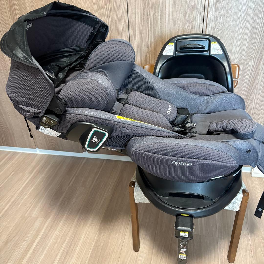 Apricaチャイルドシート フラディアグロウ　セーフティープラスプレミアムAB