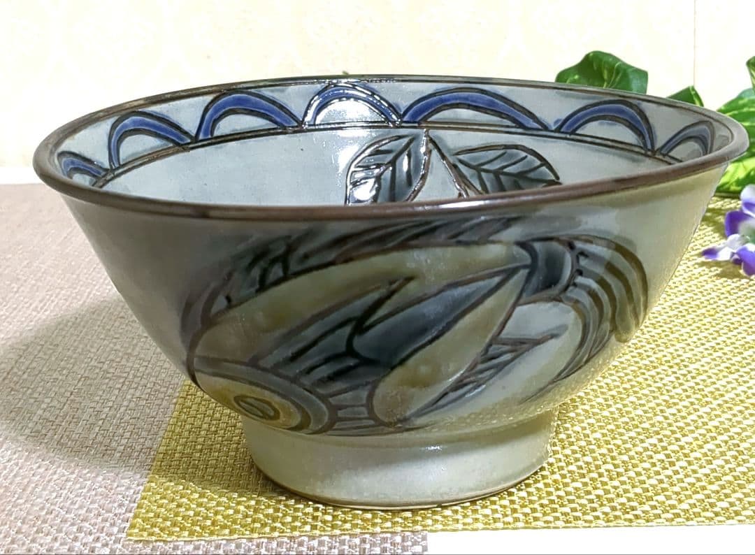 沖縄やちむん　魚文　壺屋焼　宮陶房　宮城須美子　レア❢　花と海洋生物　丼　深鉢