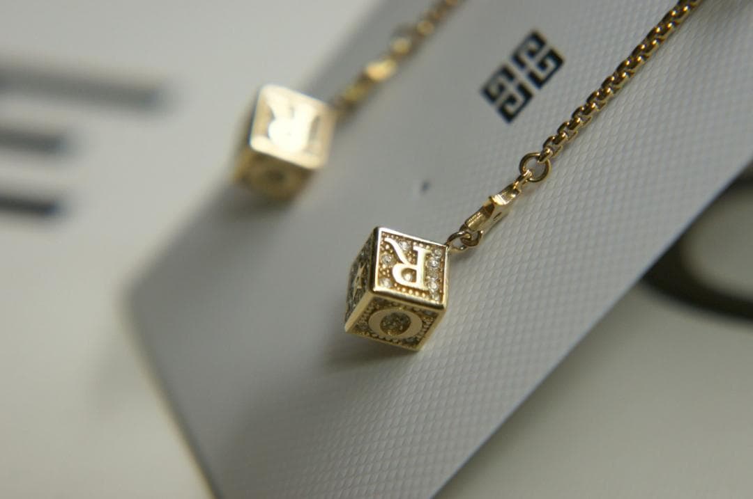 DIOR ロゴキューブ ピアス 正規品 USED ディオール スター ゴールド