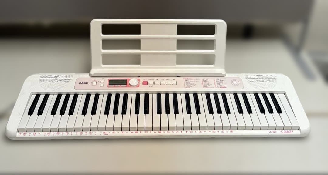 美品　CASIO キーボード LK-320 2021年　ホワイト×ピンク　カシオ